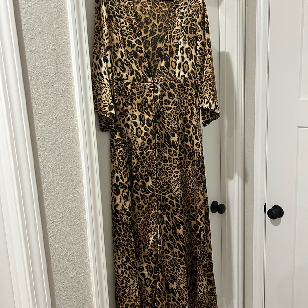 Main Strip Animal Print Long Cover